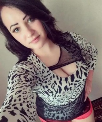 Мой опыт позволяет мне удовлетворить самые скрытые желания и принести незабываемое наслаждение. Встречи со мной - это настоящая экстаз. Гарантирую полную конфиденциальность и захватывающий опыт. Со мной ты получишь нежные массажи и горячие эротические игры. Мои услуги включают все, что ты мог бы только пожелать. Позволь мне показать тебе настоящее удовольствие. Фото сочных и соблазнительных форм прилагаются. Живу в Москве и жду тебя для необыкновенных встреч. 7849, 27 лет